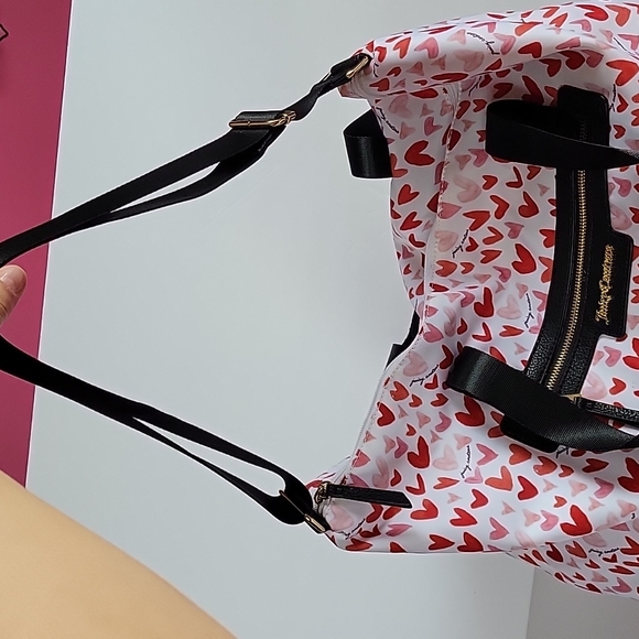 Juicy Couture heart duffel bag - Picture 3 of 7